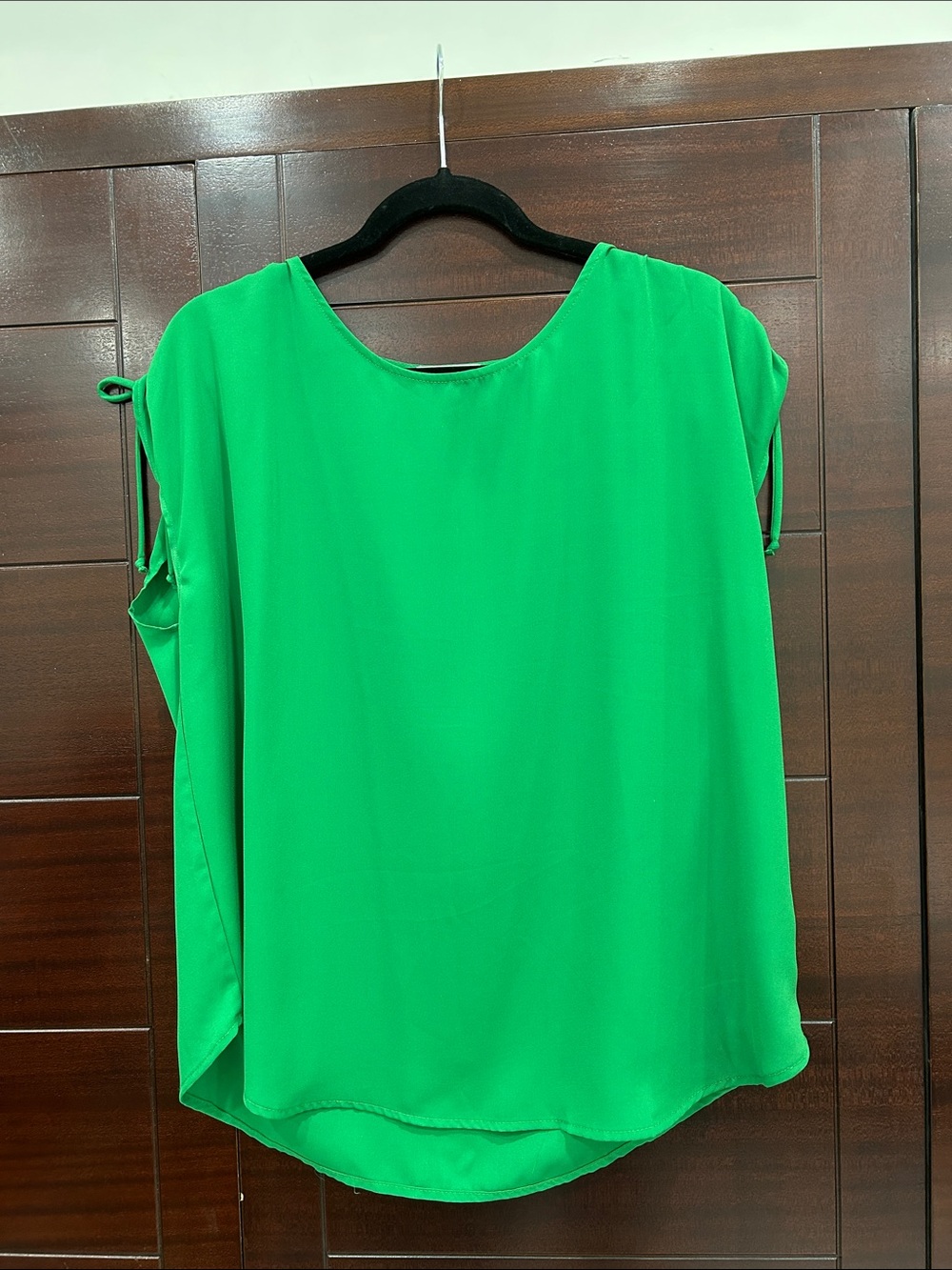 Never worn-Green Women’s Blouse - Lightweight Tie-Sleeve Top